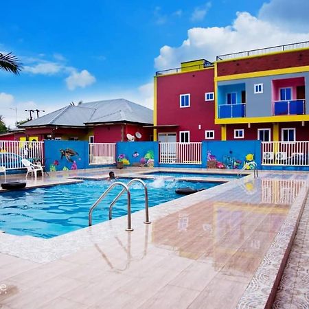 Kikis Court Resort Hohoe Экстерьер фото