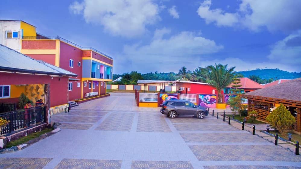 Kikis Court Resort Hohoe Экстерьер фото