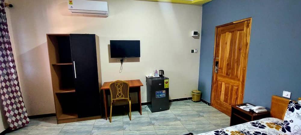 Kikis Court Resort Hohoe Экстерьер фото